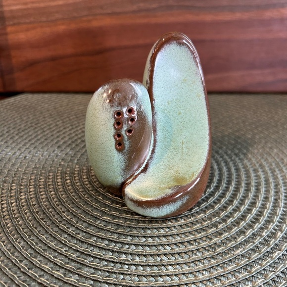 Vintage Frankoma Prairie Green & Bronze Lazybones Salt & Pepper Shaker 1990s EUC - Picture 2 of 9